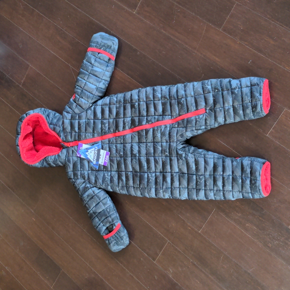 Snozu snowsuit, NWT